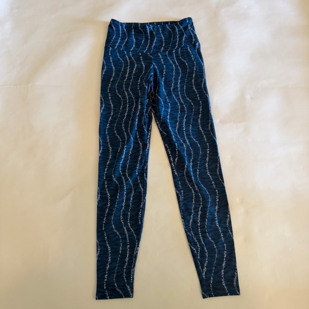 No Boundaries Navy Tie Dye Wave Pattern Ankle Leggings